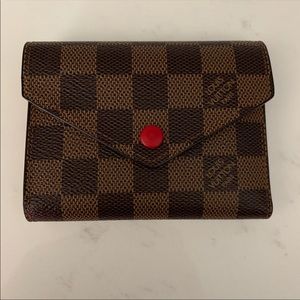 Louis Vuitton Victorine Wallet in Damier Ebene